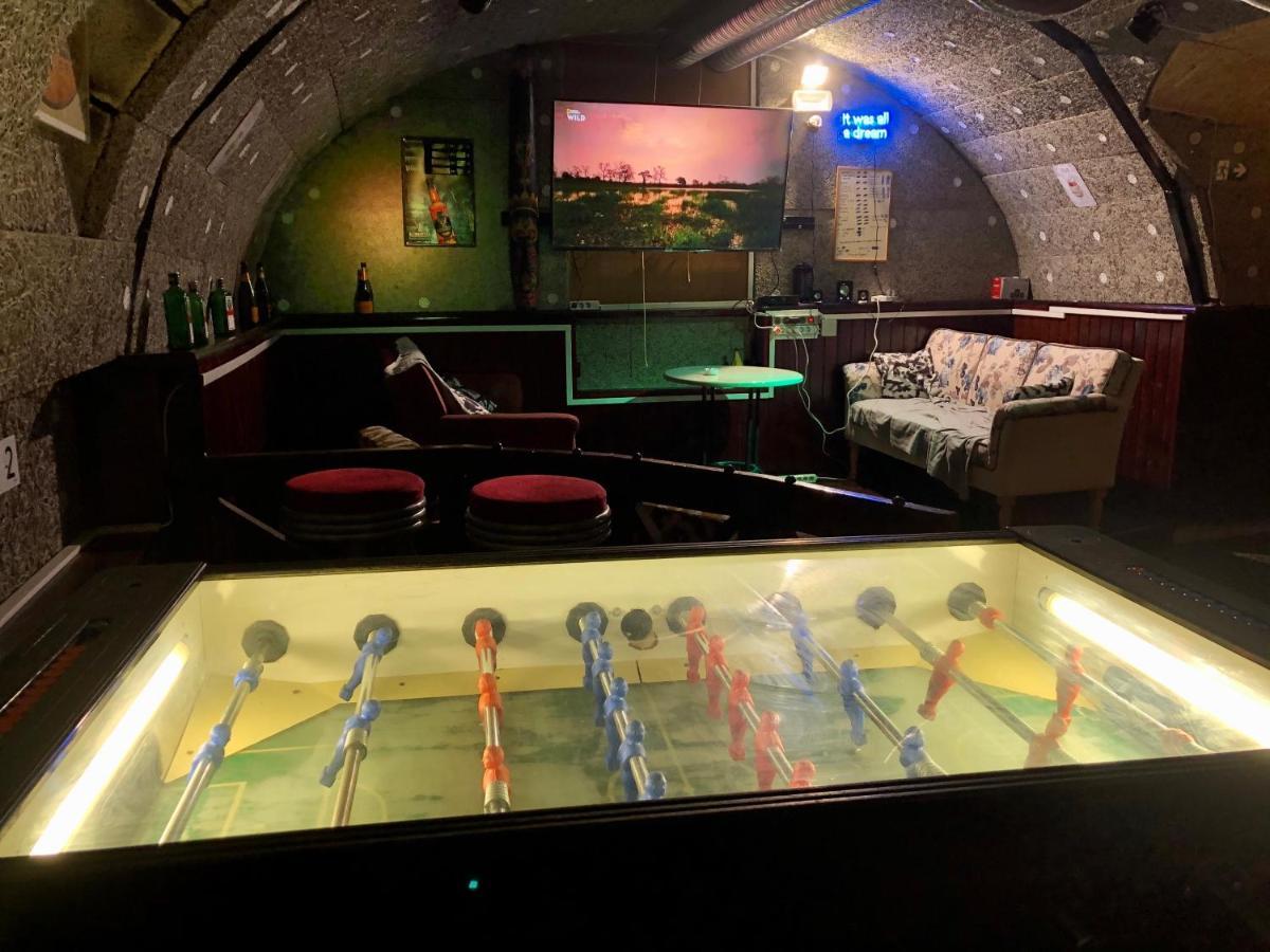 Whole Basement Former Pub 5 For Stag Do ブダペスト エクステリア 写真