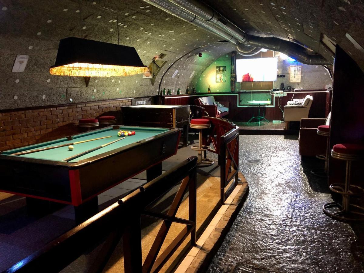 Whole Basement Former Pub 5 For Stag Do ブダペスト エクステリア 写真